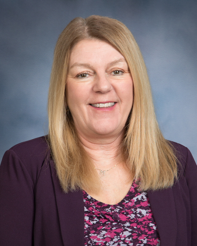 Cindy Hilliard Headshot